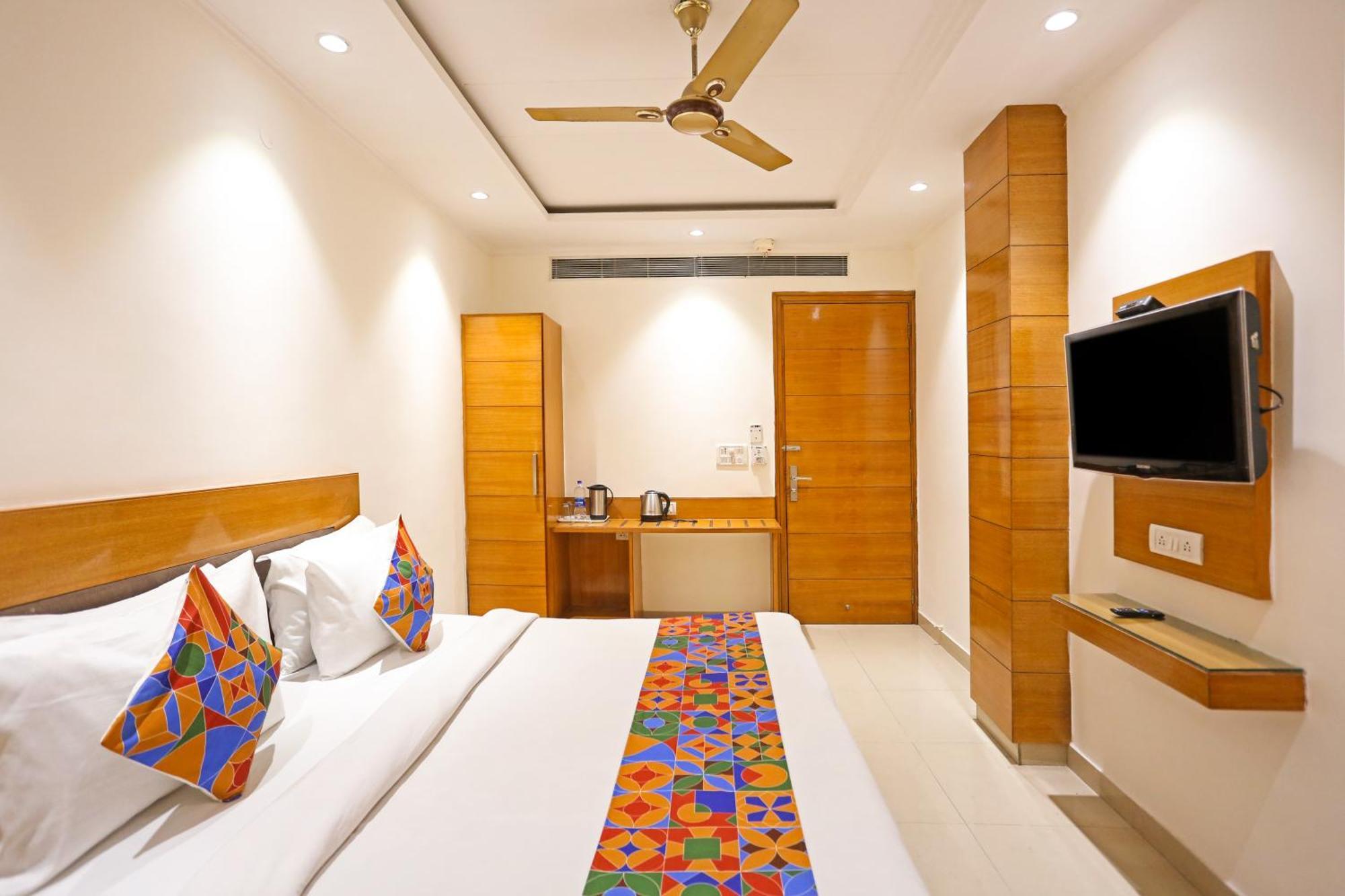 Hotel Silky Palace Near Igi Airportt New Delhi Ngoại thất bức ảnh
